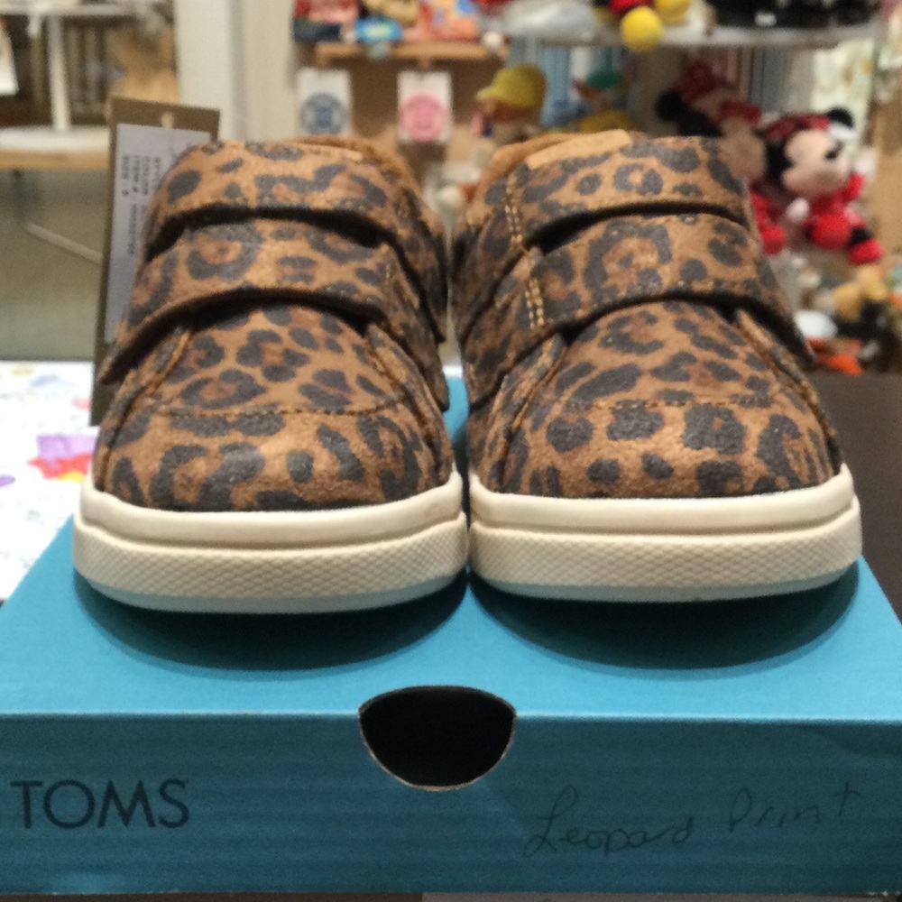 Kids TOMS Cruz Double Strap Color Brown Sugar Mini Leopard Print Multiple Sizes - Picture 2 of 6